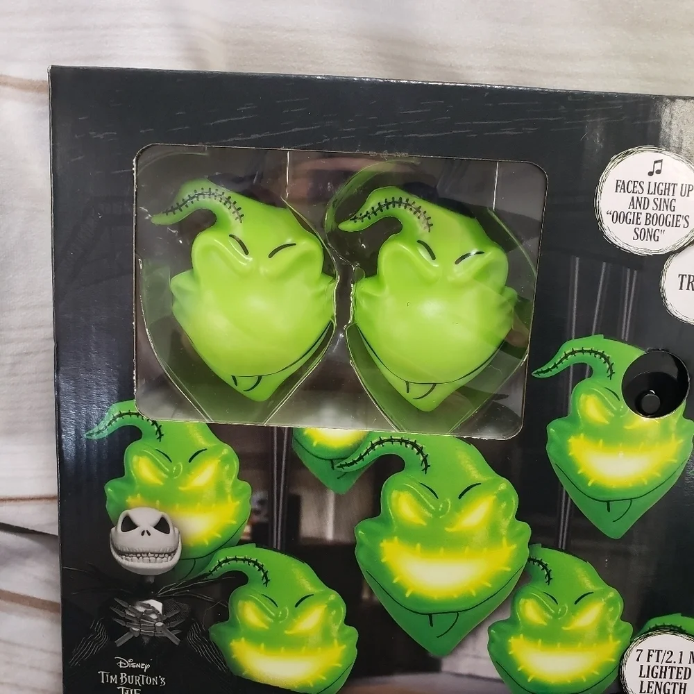 Gemmy Oogie Boogie LED Emoteglow Projection Musical Lights 7 Feet Long 8 Lights